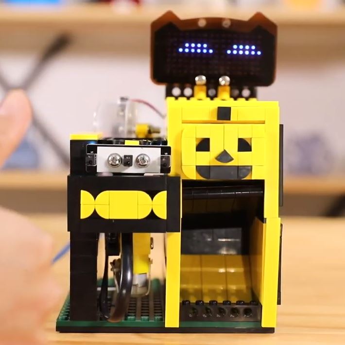 How to build a Halloween Candy Dispenser using LEGO blocks and Arduino Nano?
